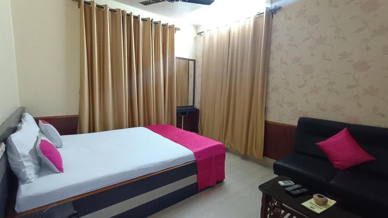 Hotel Sangam Baharampur Ngoại thất bức ảnh
